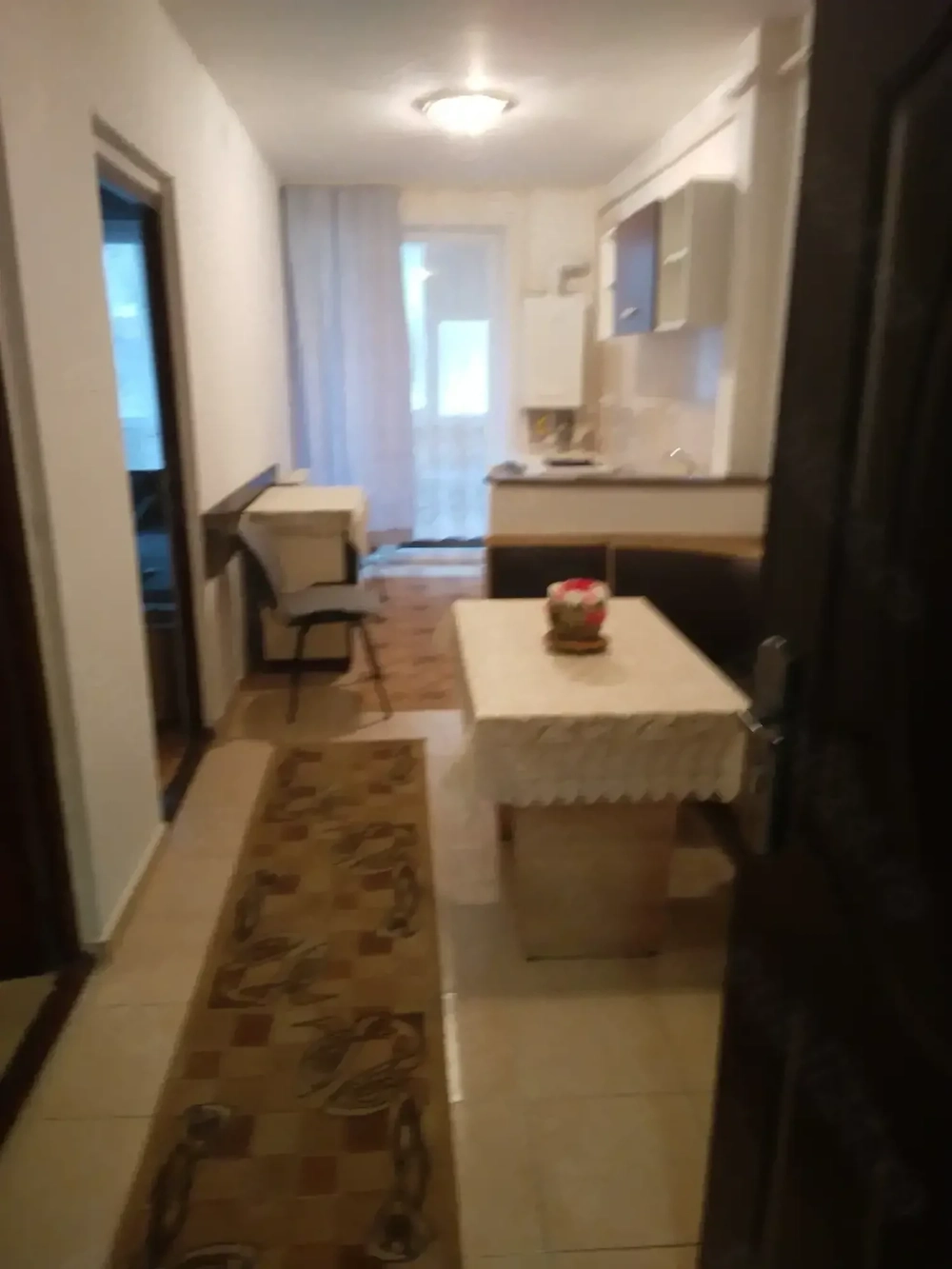 Vind apartament cu 1 camera zona centrala in Floresti