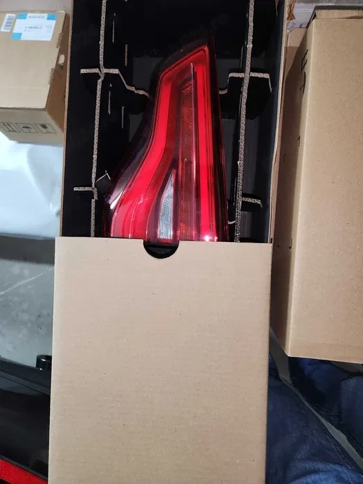 Stopuri spate stanga dreapta Bmw x 3 g 01 in perfecta stare,Grile radiator fata