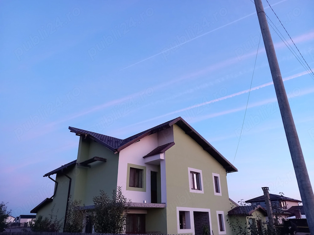 Vând vila P+1E+M Craiovei