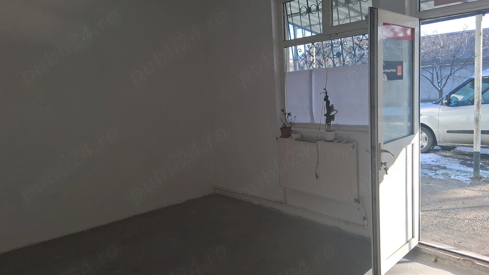 Închiriez spațiu comercial 