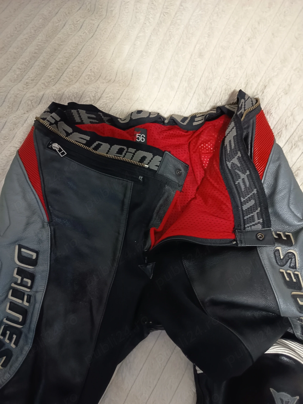 Costum moto dainesse 