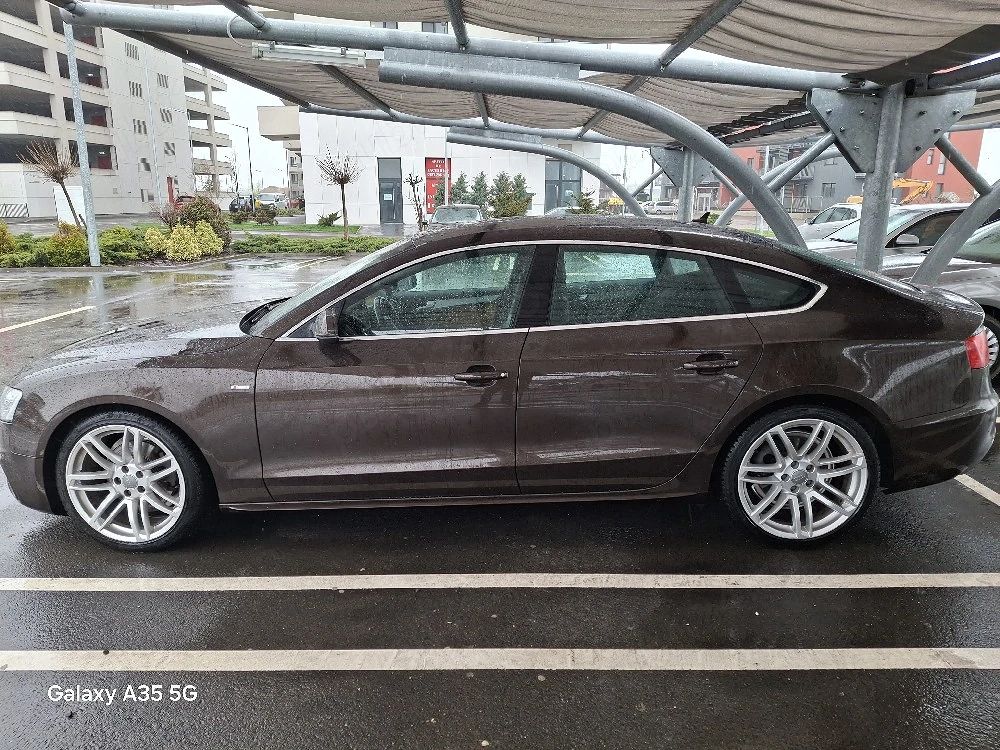 vând Audi A5 2016 
