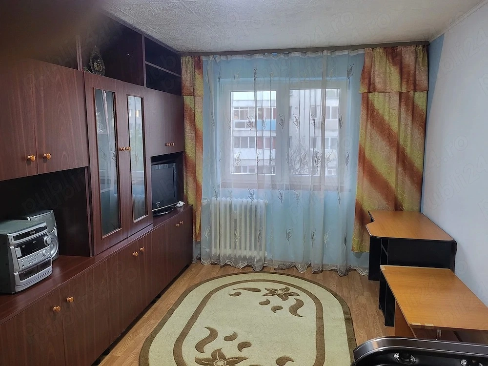 Inchiriez garsoniera Piata Salajan