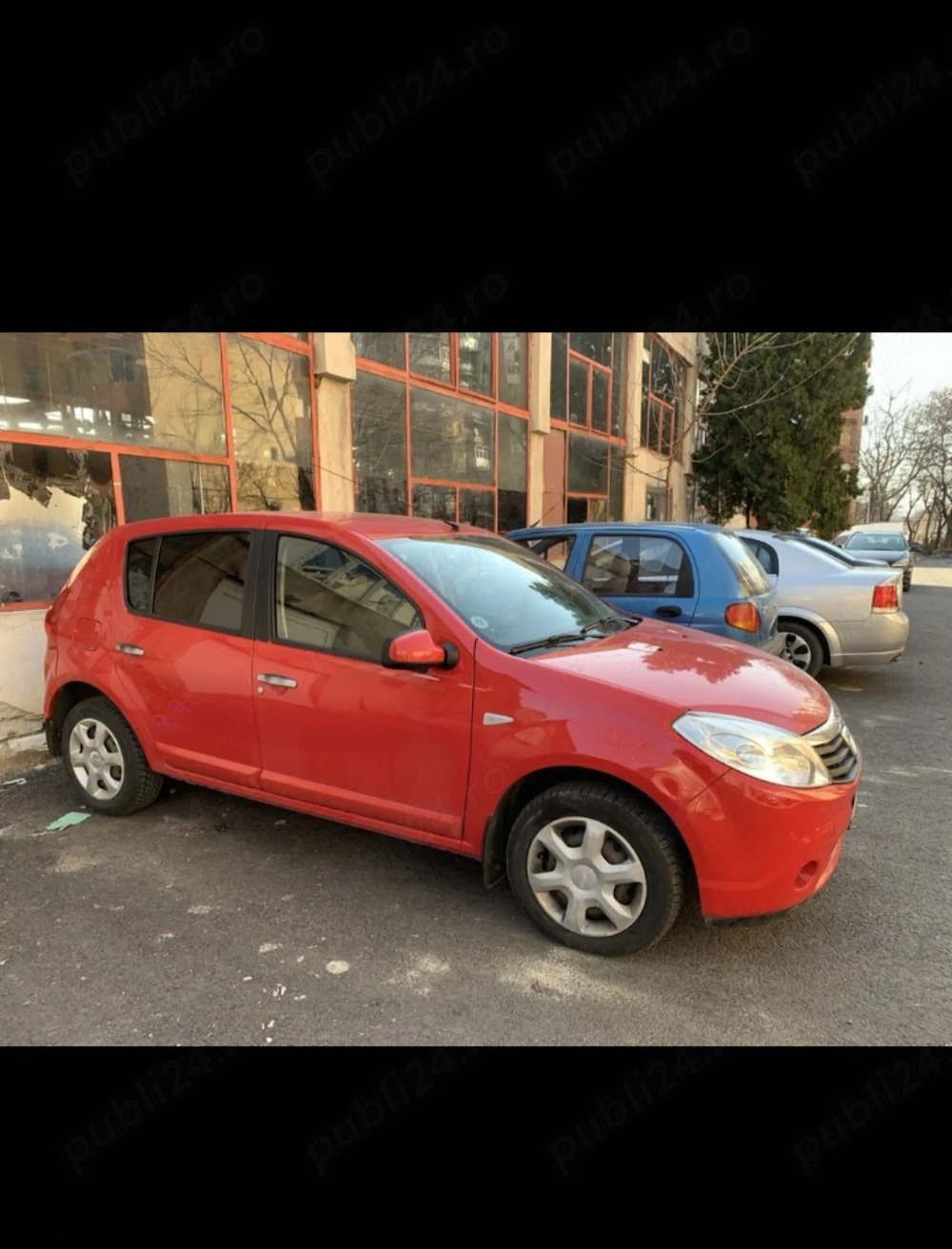 Vand Dacia Sandero 2009 pret 1800 euro  negociabil nu are asigurare si Itp 