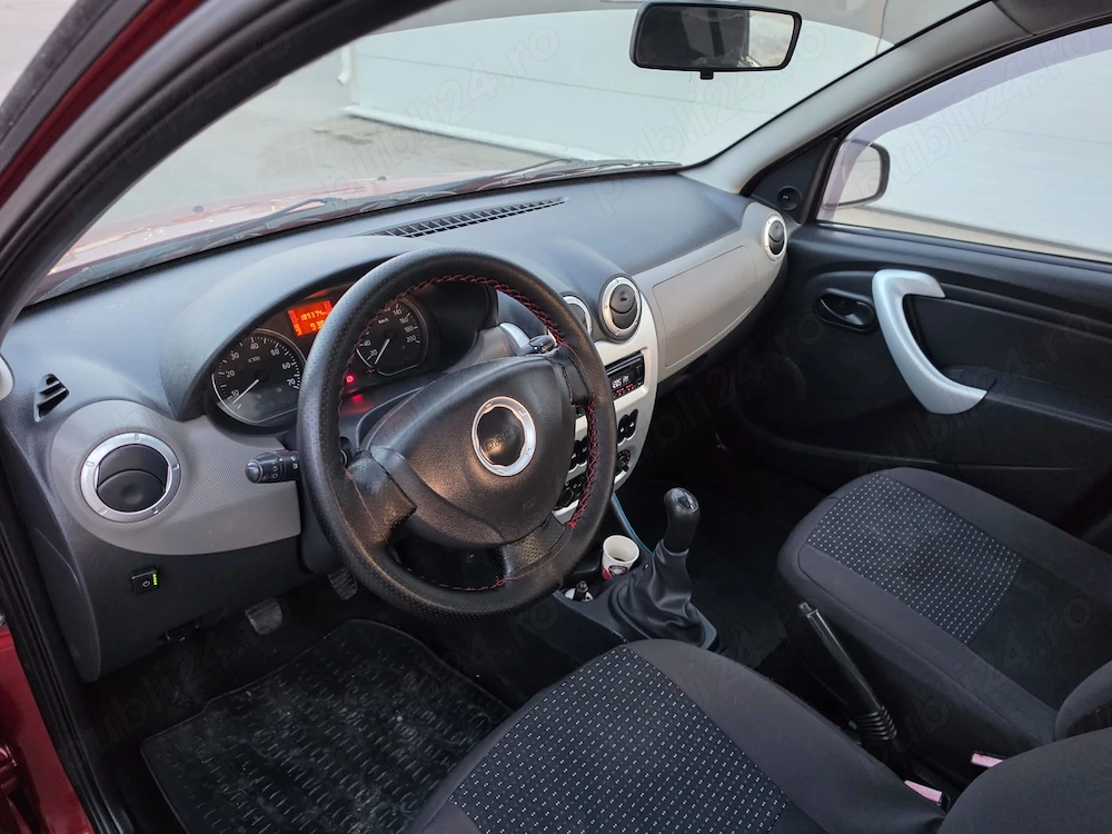 -CONTACT :    -CONTACT :    -Autoturismul se afla in stare