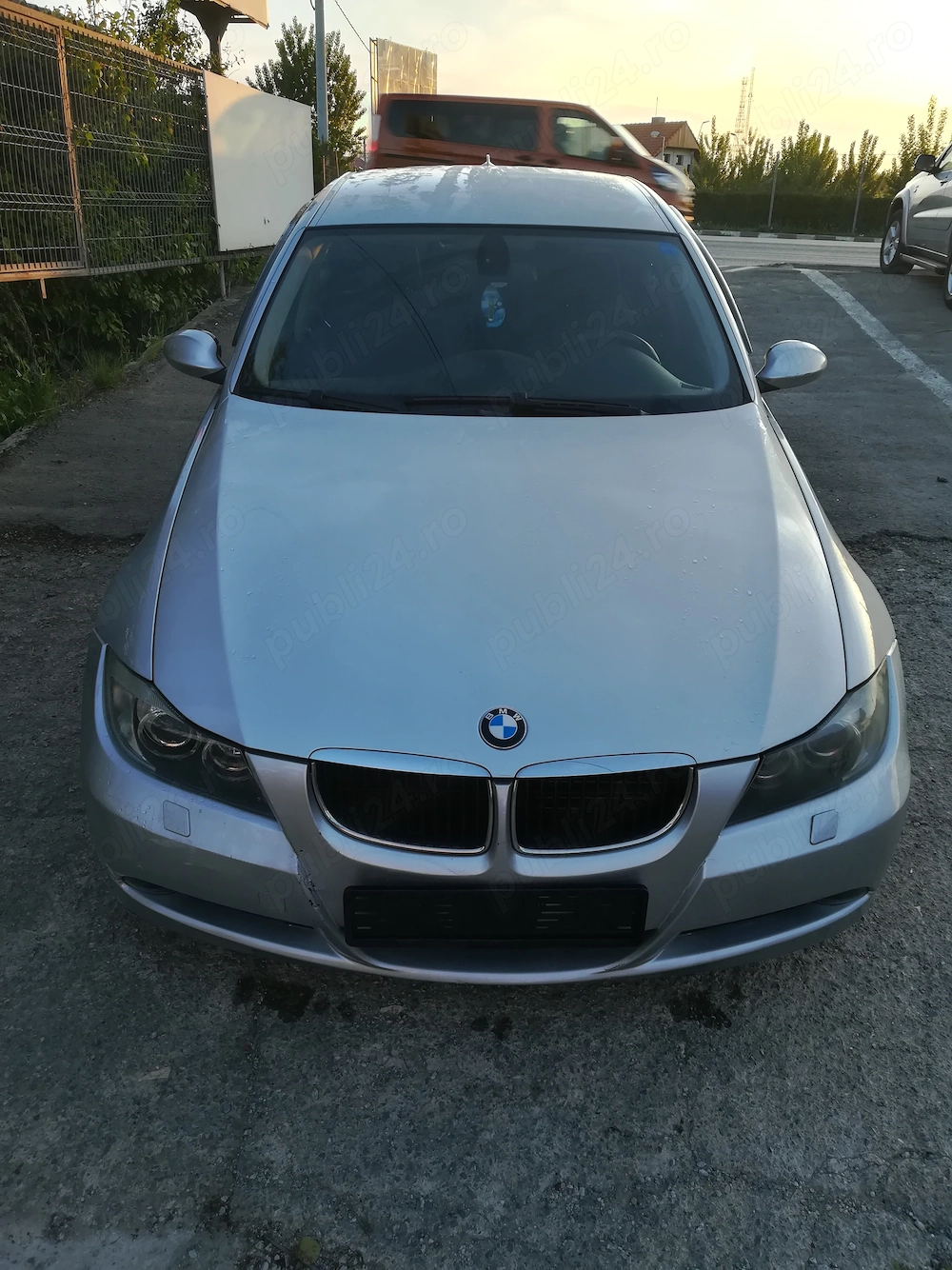 Dezmembrez BMW 320D 2008