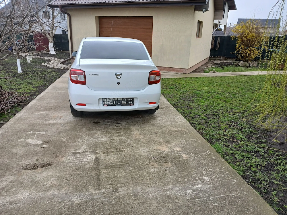 Vând Dacia Logan 