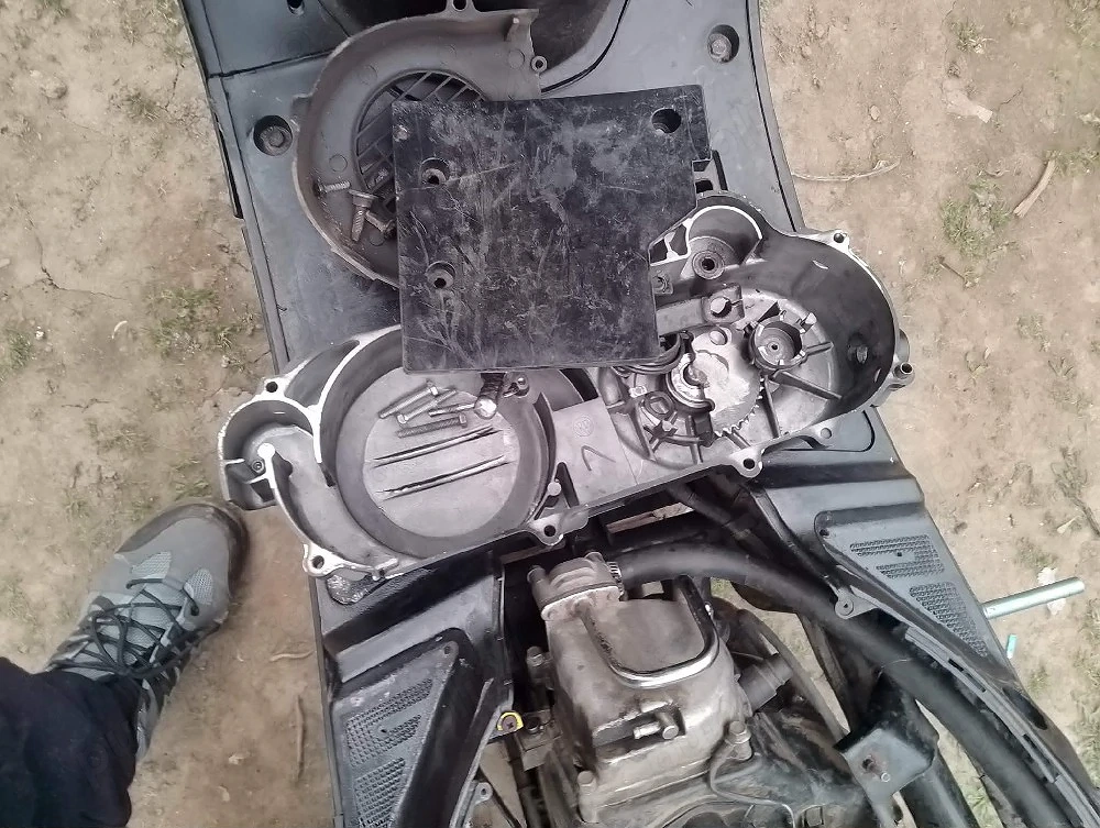 vand scuter defect cu acte sau fara