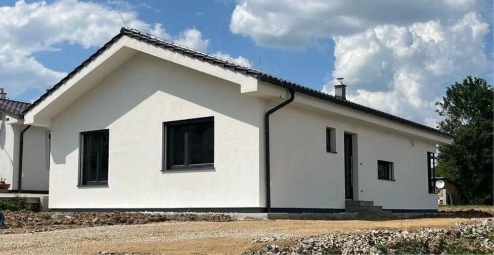 executam  case modulare 