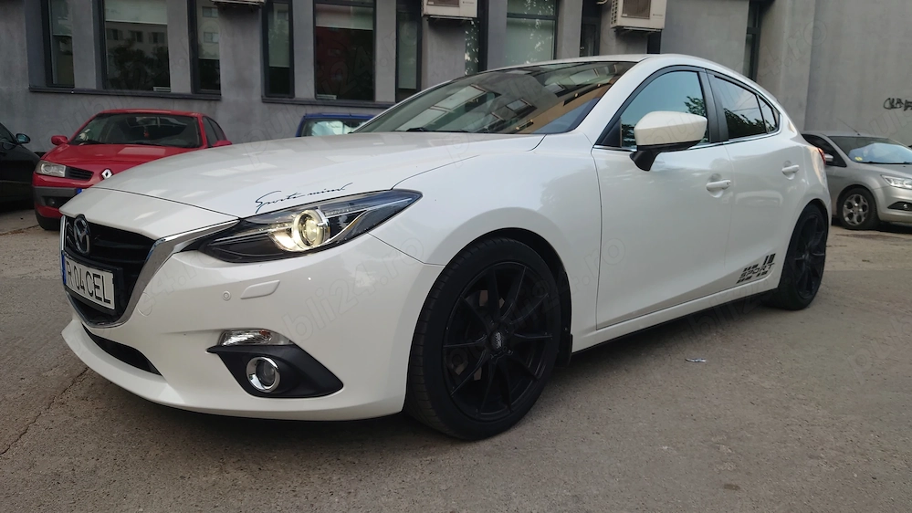 Vând Mazda 3 JMZBM547621174311