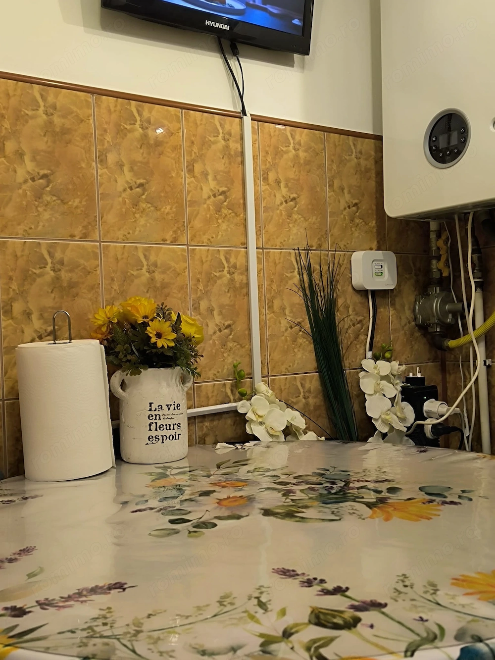 Vand apartament 3 camere semidecomandat