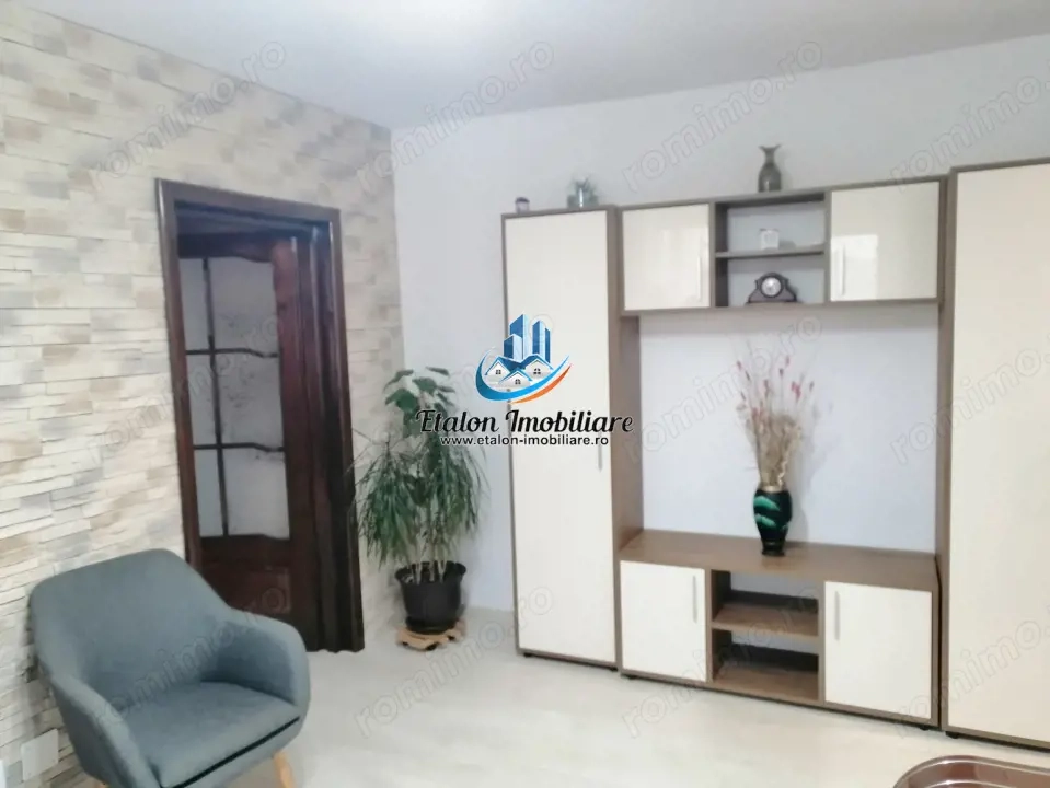 Apartament 2 camere semidecomandat, Piata Darmanesti
