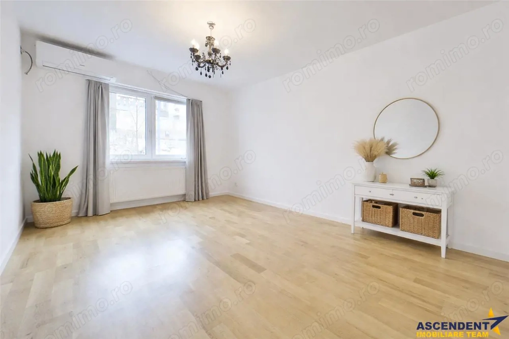 Central, calibrat estetic, smart lock, areal apreciat, Brasov