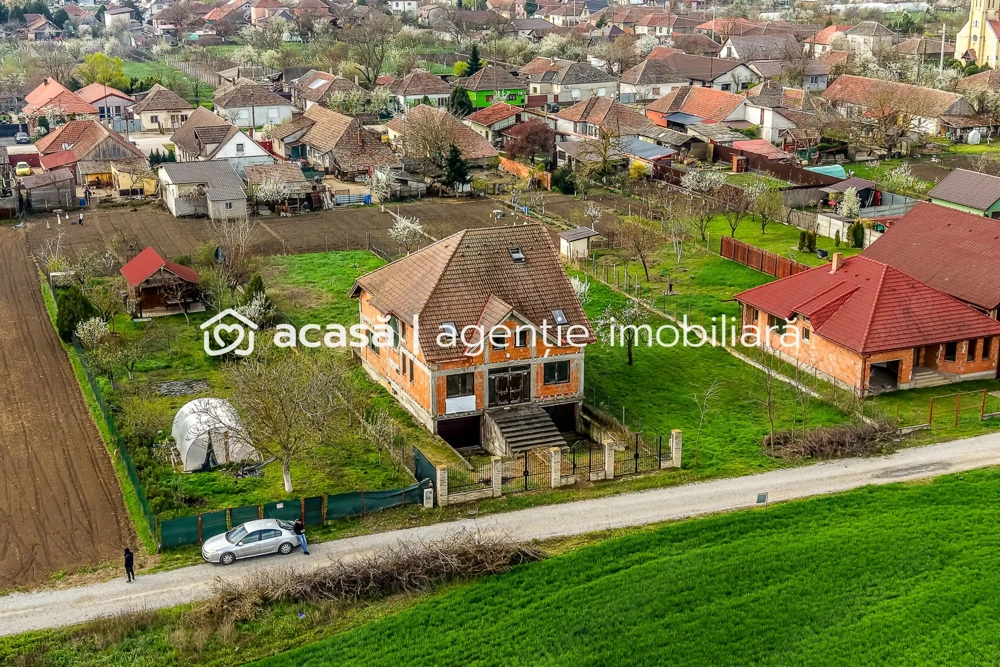 Casă 6 camere - la roșu - Zimandcuz, Arad – COMISION 0