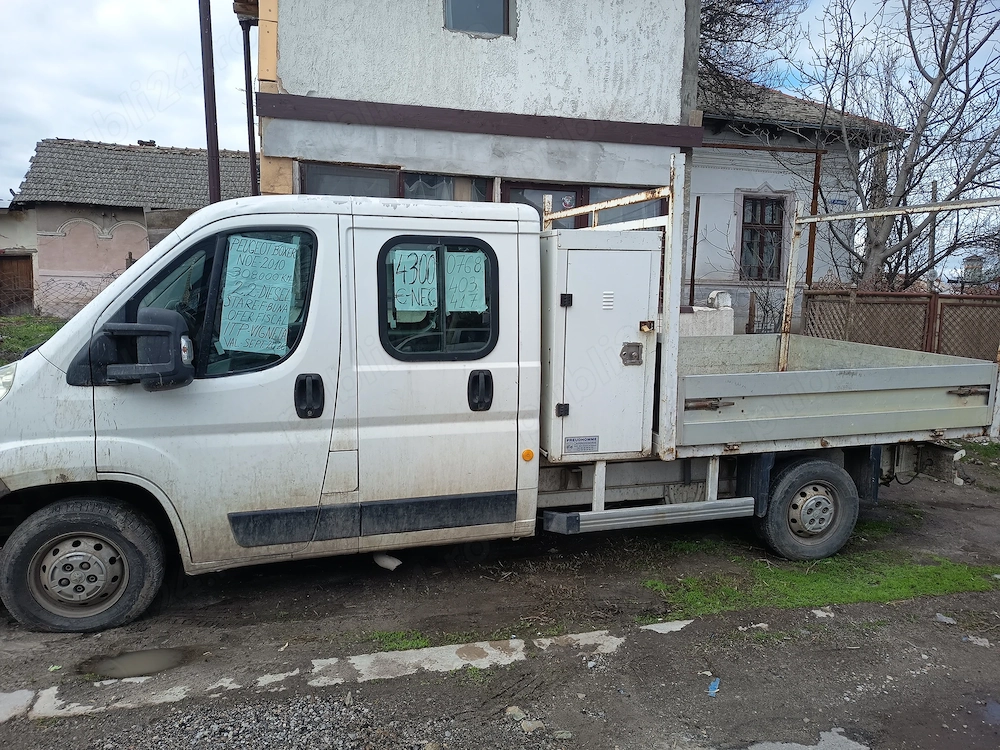 Vând autoutilitara Peugeot Boxer noe 2010