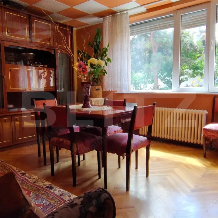 Apartament 3 camere,64 mp utili,  zona Dambu