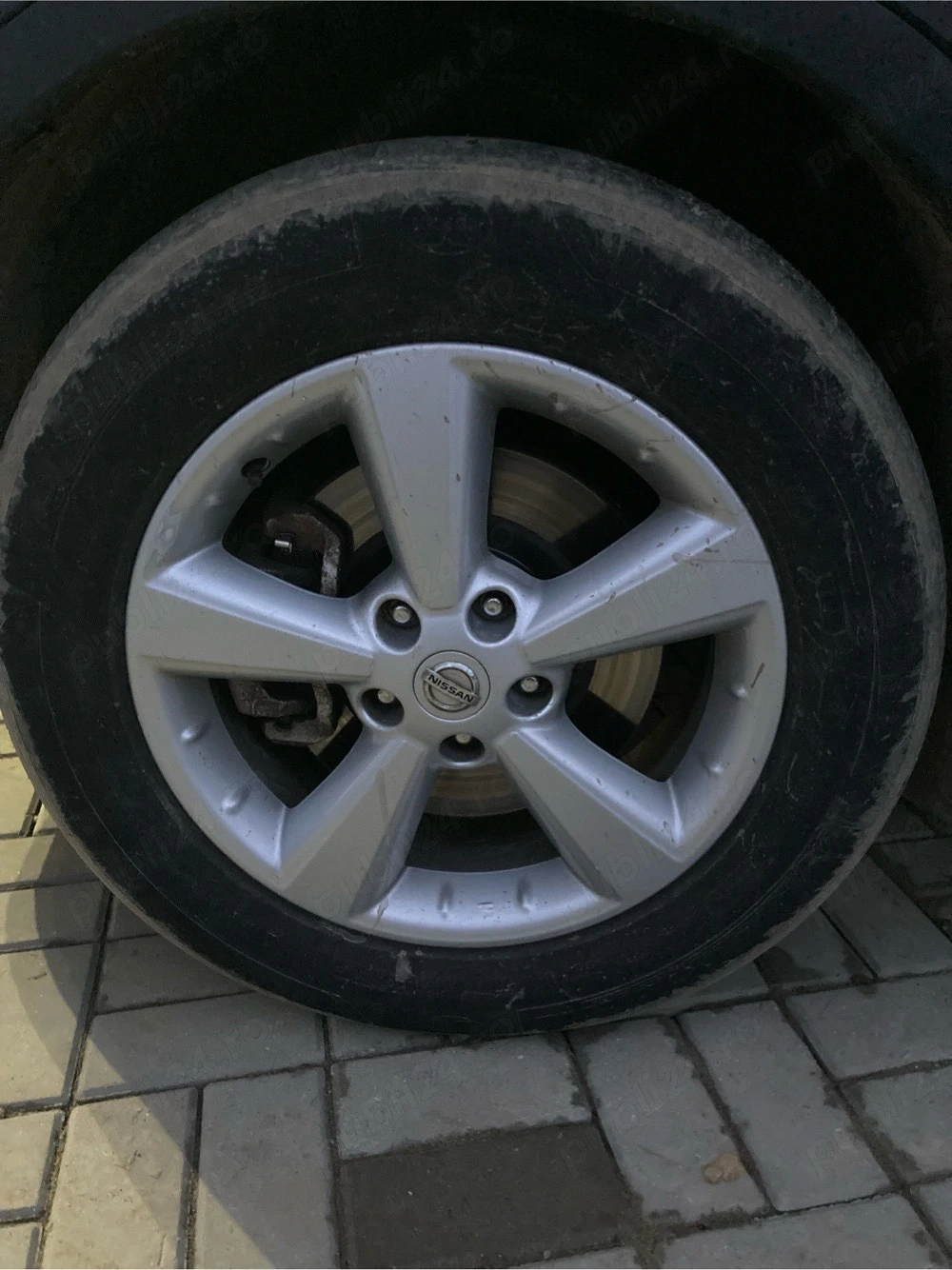 schimb roti Nissan 215/65/17