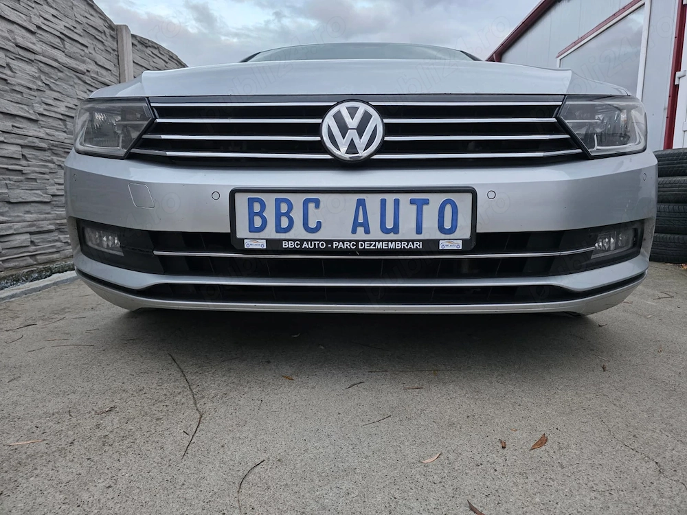 Bara fata VW Passat B8 cu senzori si grila