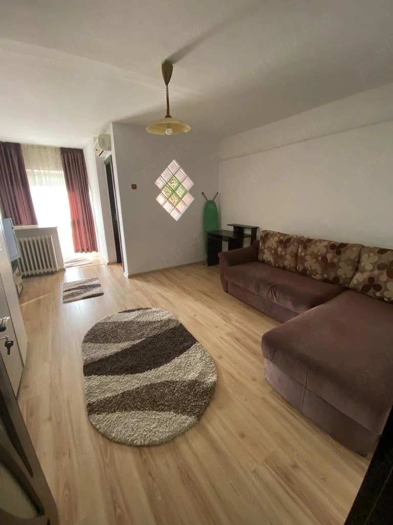 Vand garsoniera Calea Bucuresti