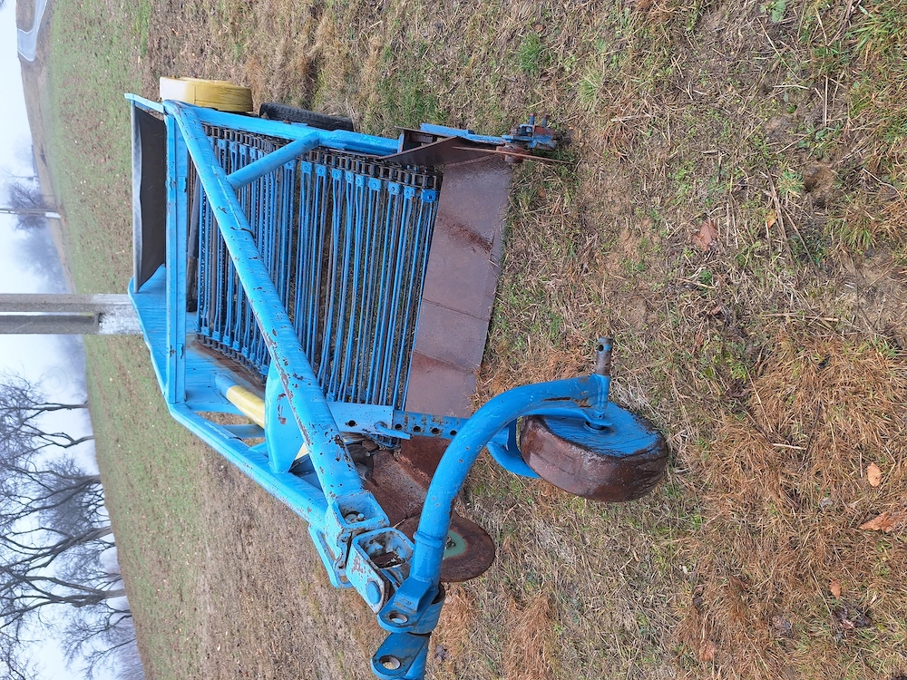 de vânzare masin de scos cartofi și ceapă poloneză ăn stare bună 