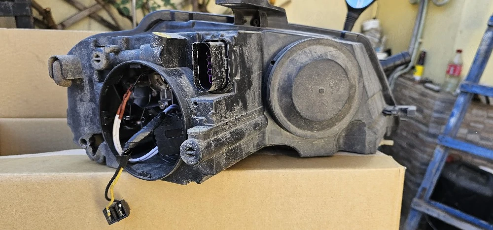 vand faruri audi a3 2013