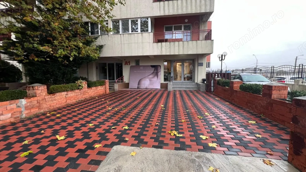 Spațiu comercial de vânzare – 247 mp utili, împărțiți în 2 unități