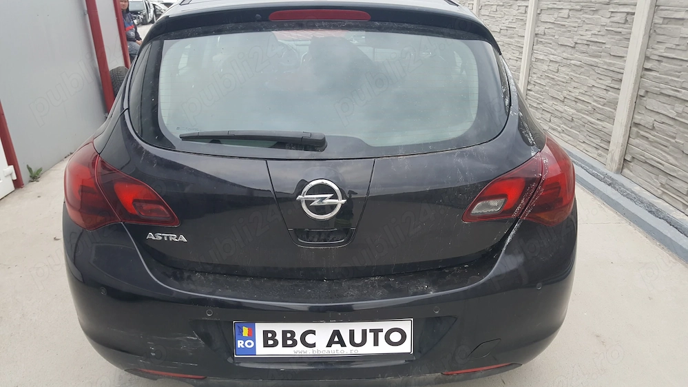 Far Opel Astra j hatchback dreapta