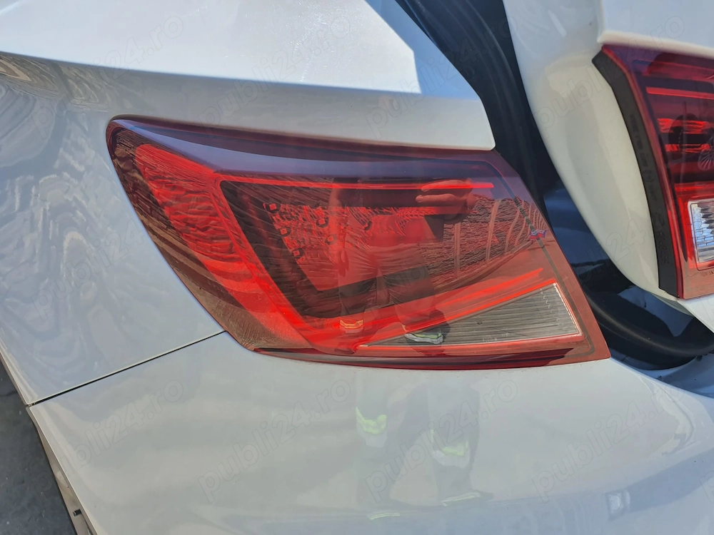 Stop Sean Leon 5F stanga