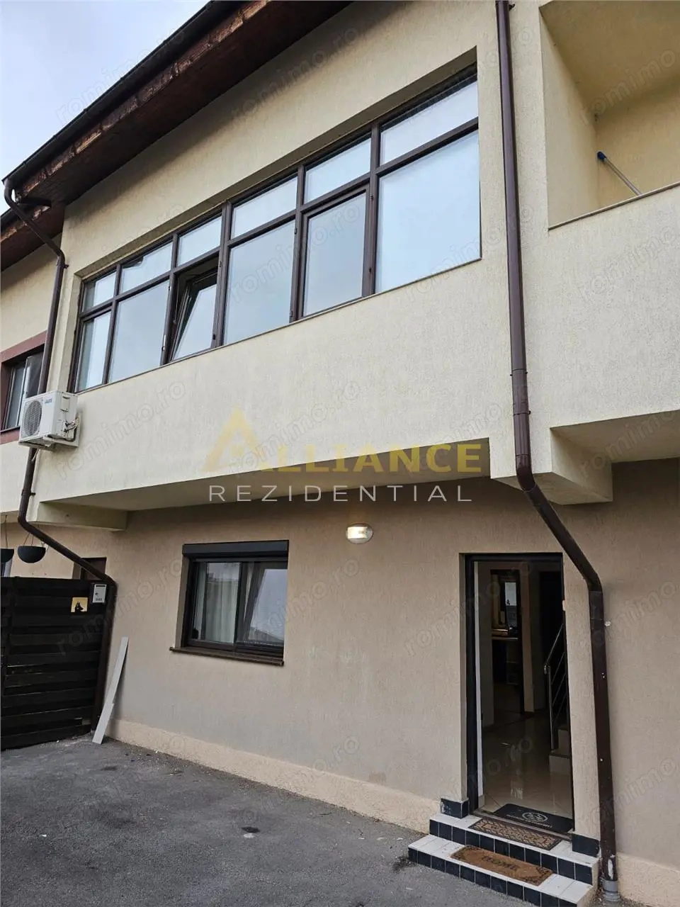 Casa insiruita 5 camere *3 bai