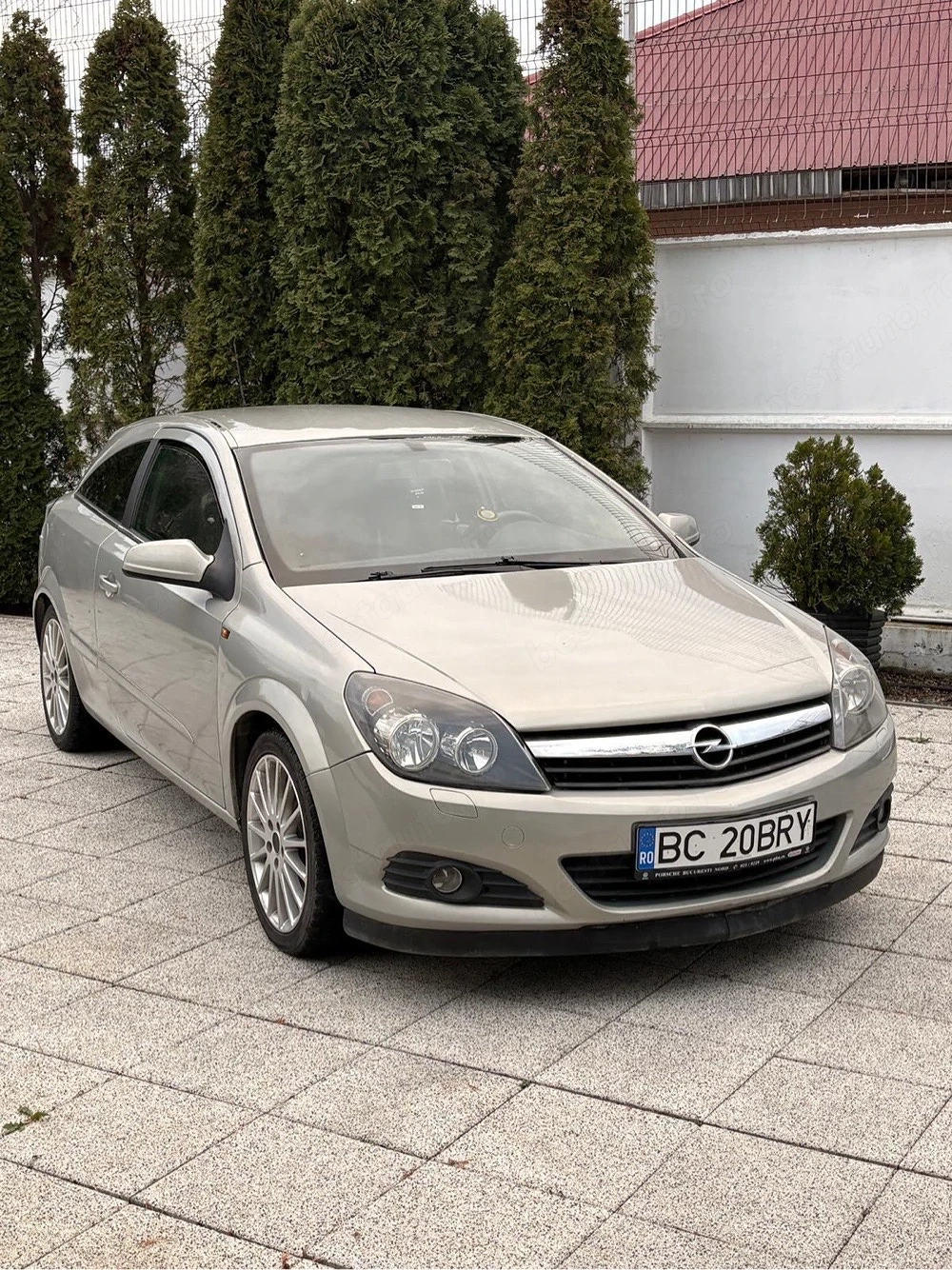 Opel Astra H GTC Full Option   1.9 Diesel  205.707 km   2000 euro