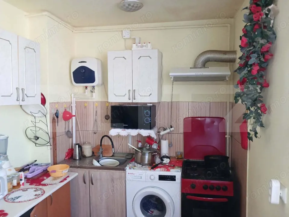 Garsoniera 32 mp, loc de parcare, zona Blocuri - Campia Turzii