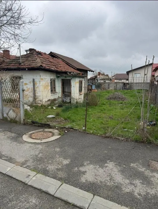 Casă demolabilă – teren 425 mp, Catargiu