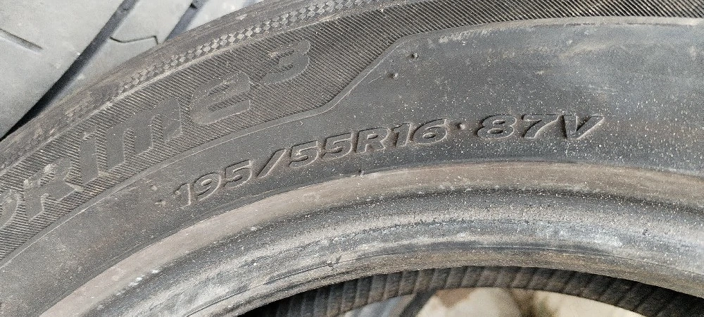 Vând 4 anvelope hankook de vară 195 55 R16
