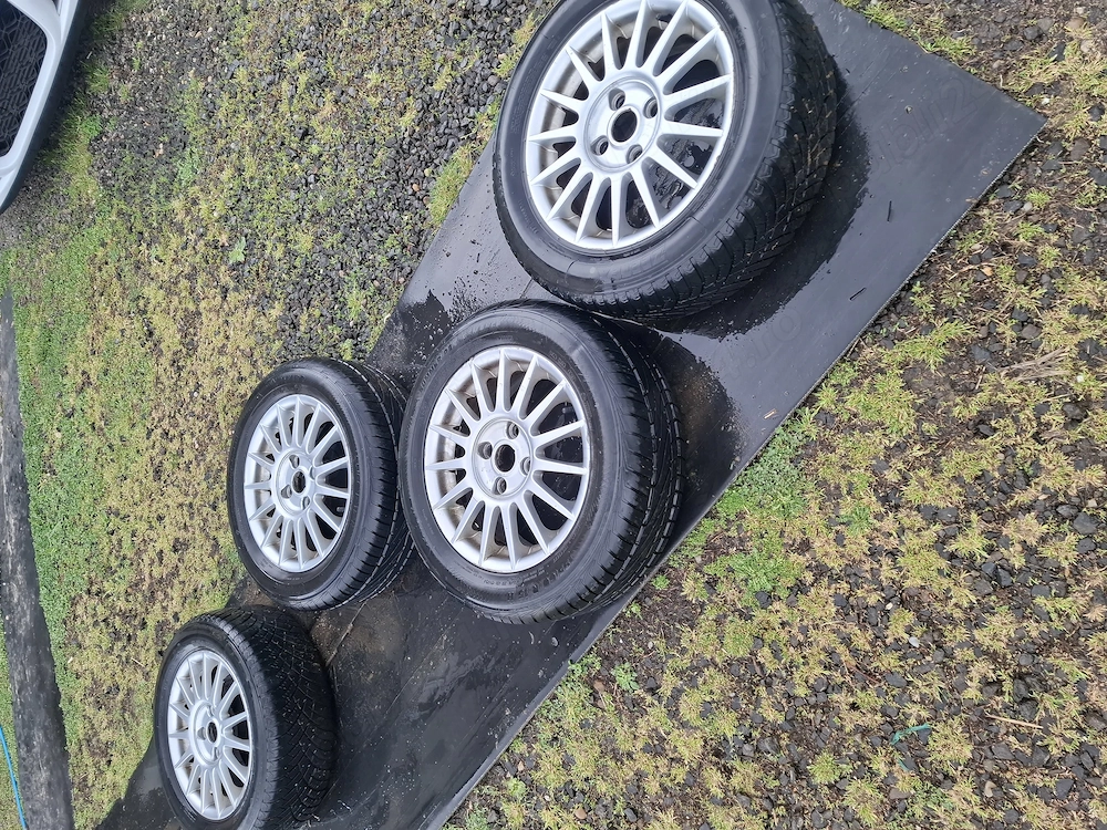 Vând jante de aluminiu cu anvelope mixte