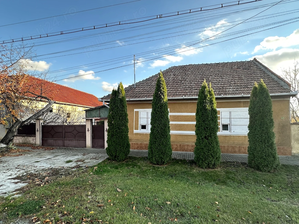 Casă de vânzare în Curtici.
