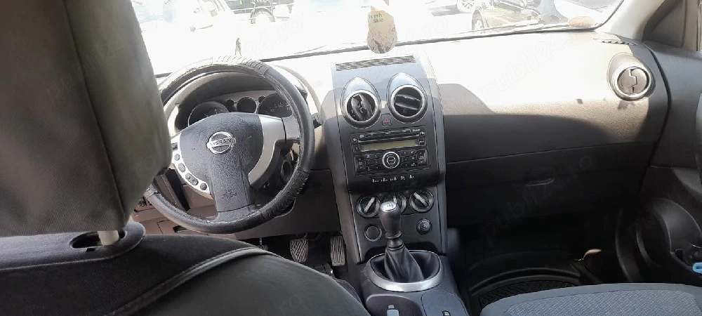 vând Nissan Qashqai 