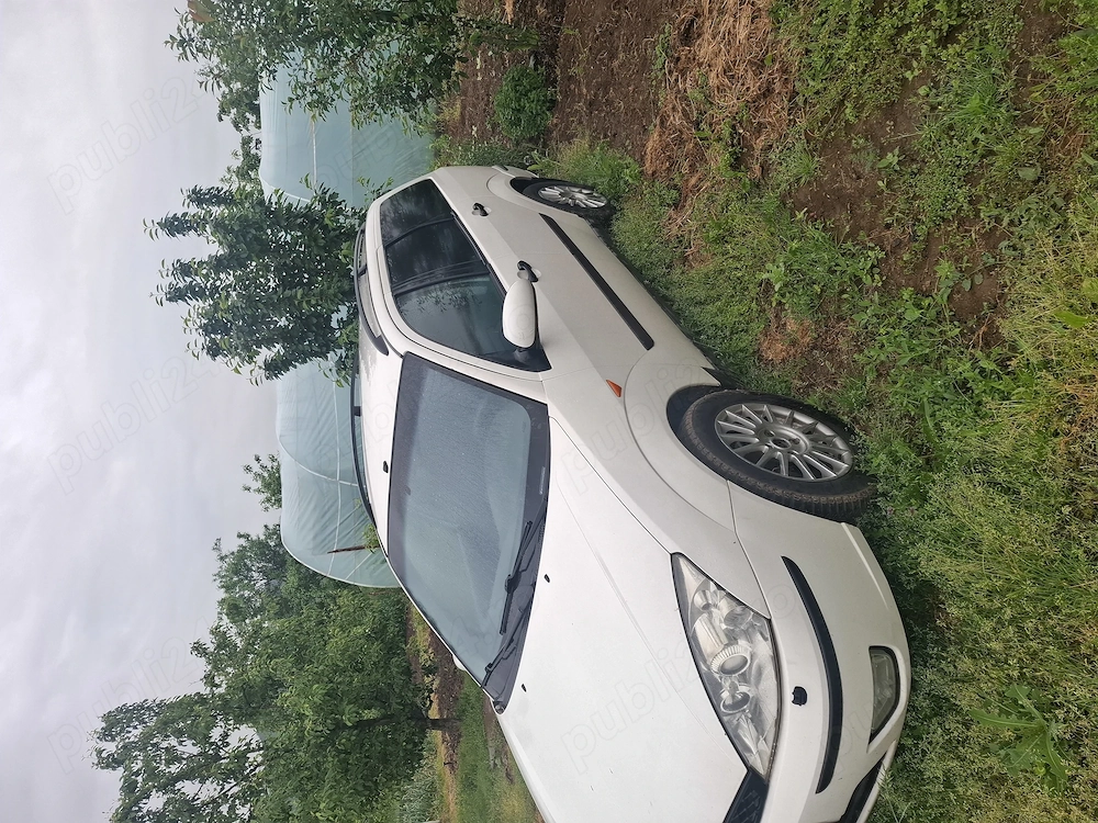 Dezmembrez Ford Focus 1.8 2003