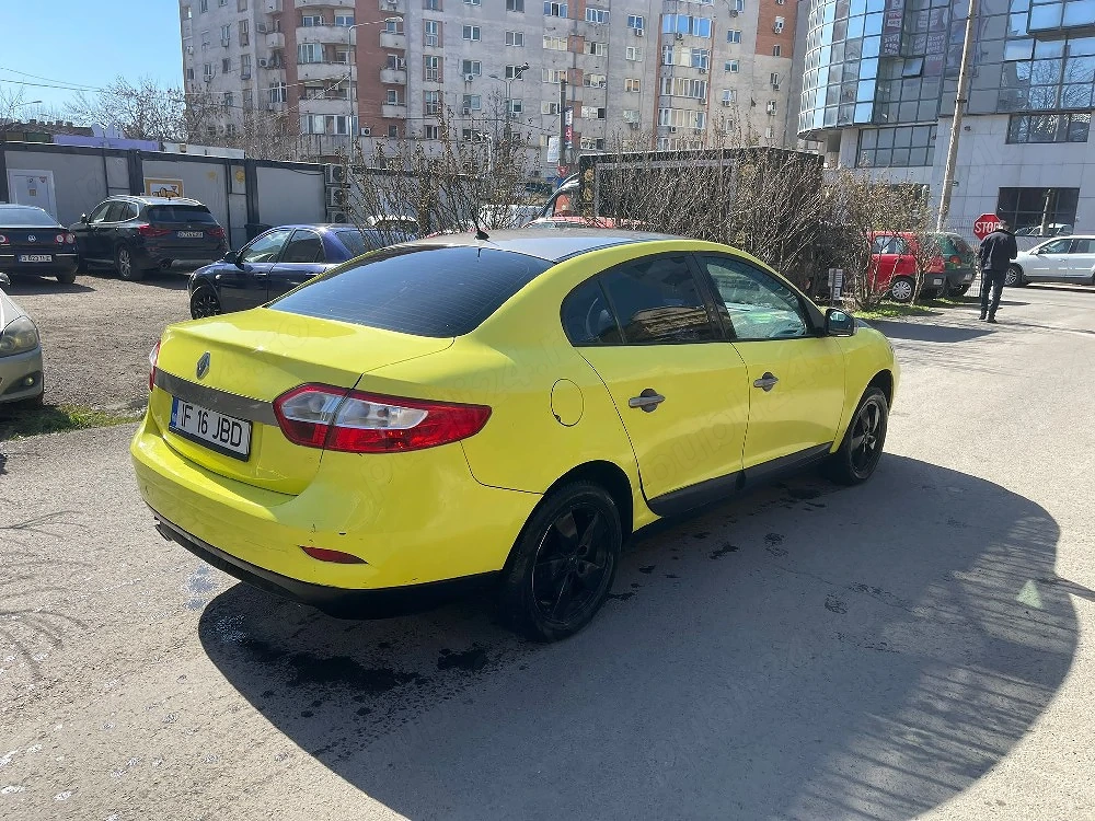 Dezmembrez renault fluence