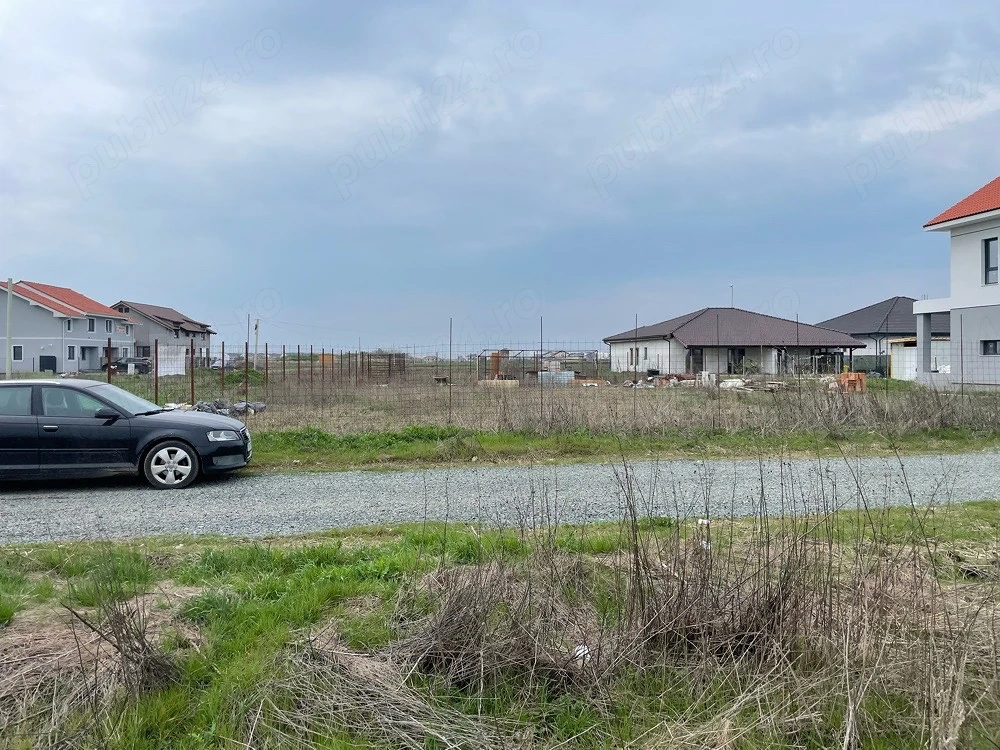 Teren intravilan  2 parcele 1021 mp la intrare langa centura