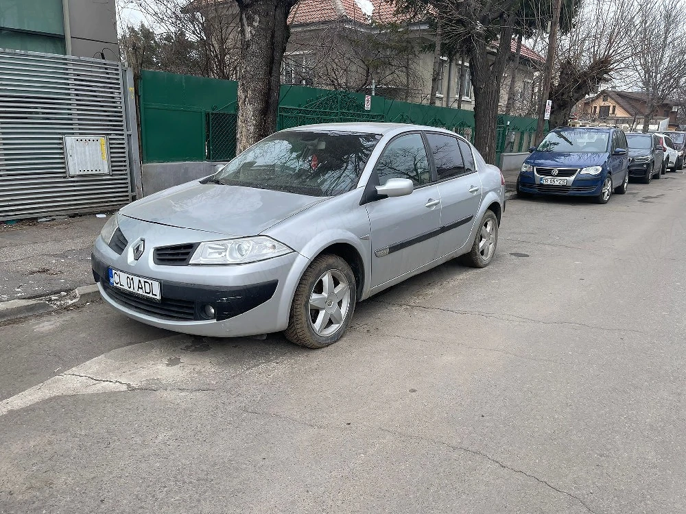 dezmembrez renault megane