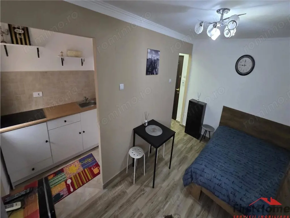 Garsoniera de vanzare zona piata sud, etaj 3 4 mobilata si utilata