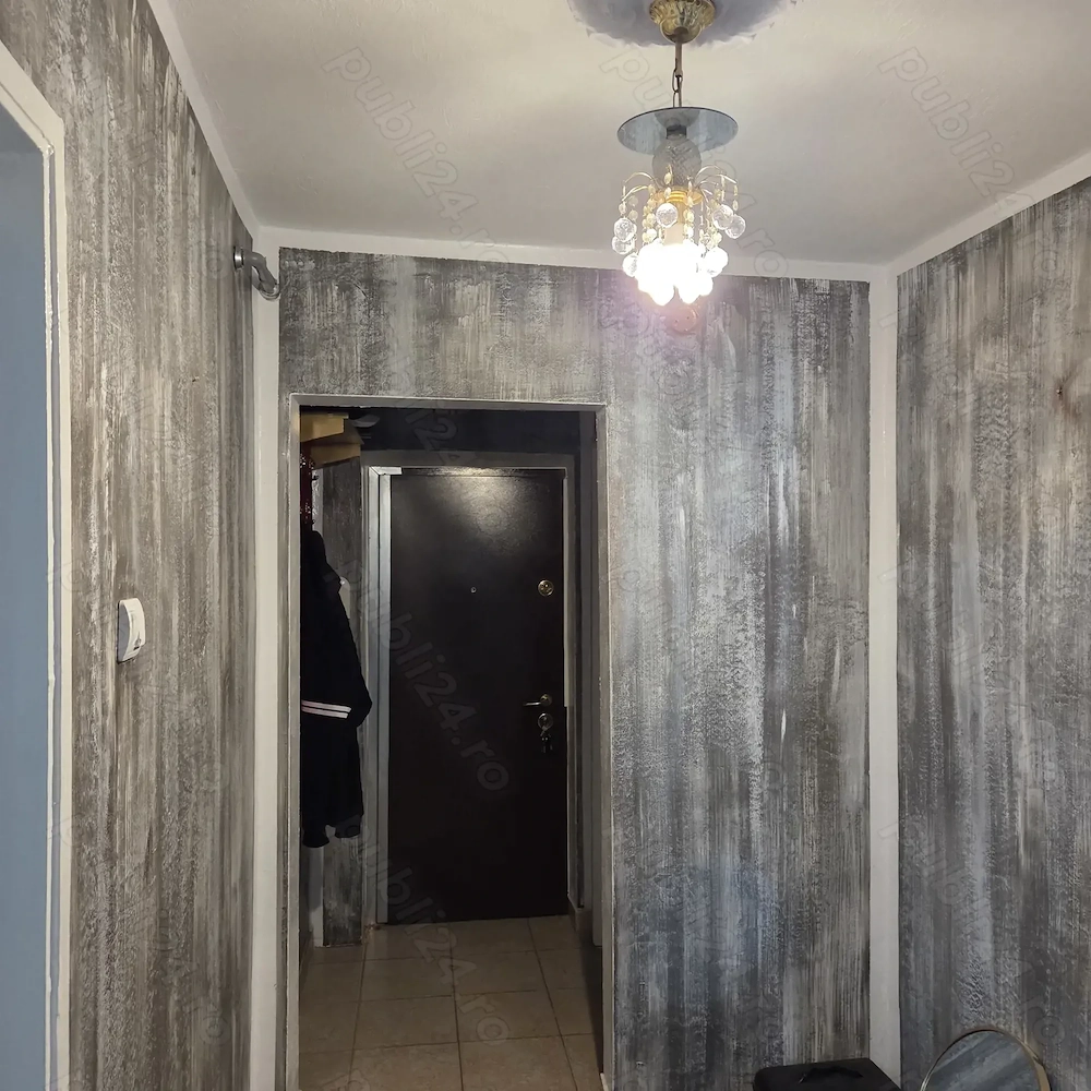 Decomandat 3camere ,2 bai Balcon mare,foarte calduris 