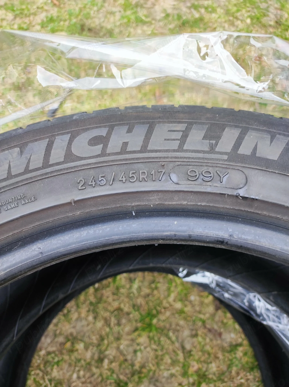 Vand 4 anvelope de vara Michelin 245 45 17 uzate cu 300 lei