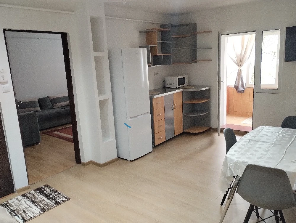 inchiriez apartament 3camere cart 1mai