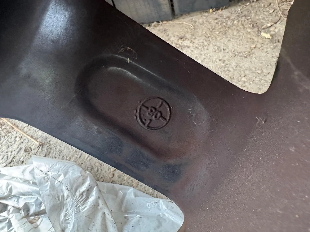 Vând urgent jante aliaj cu cauciucuri 