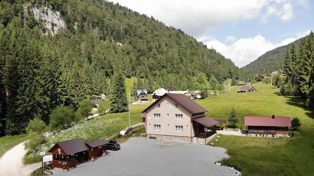 Colț de Rai Casa de Piatră 