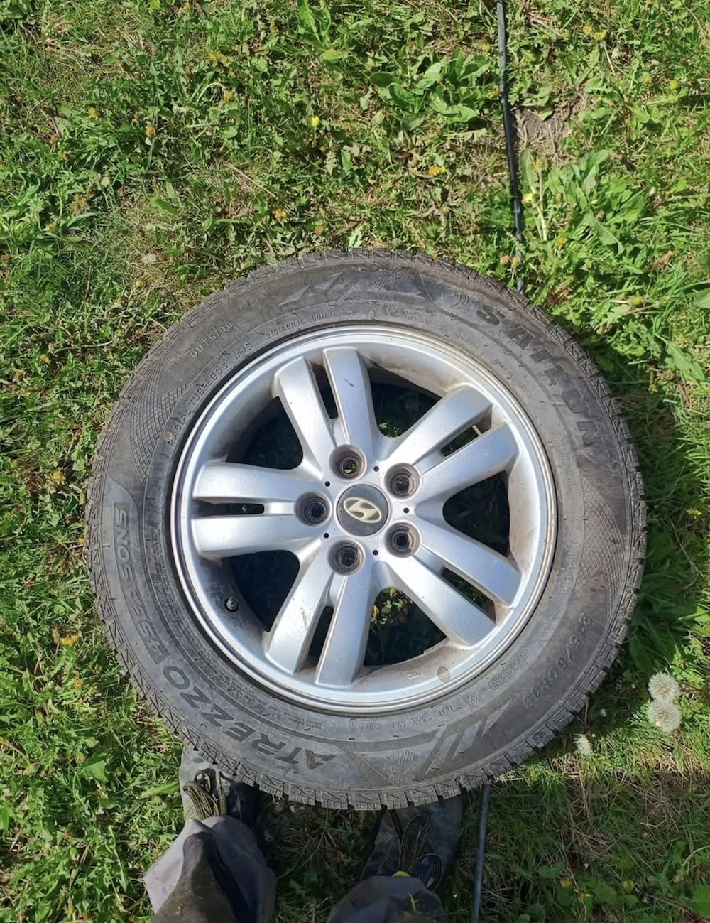 Vând 4 roți complete.