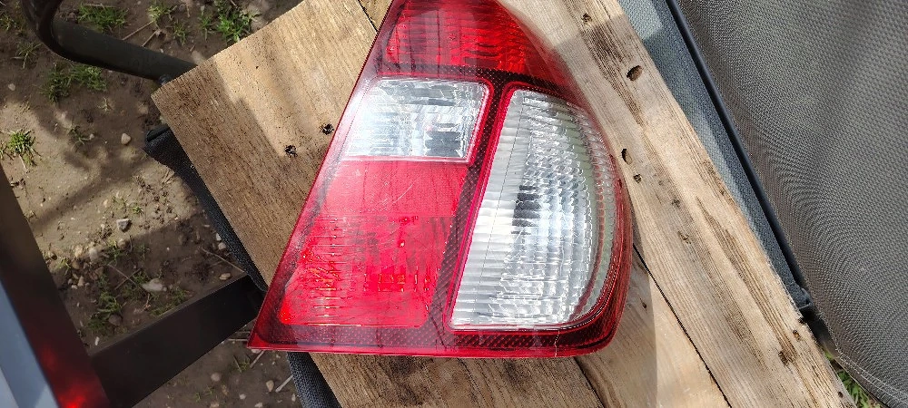 lampa stop dreapta spate Renault symbol 