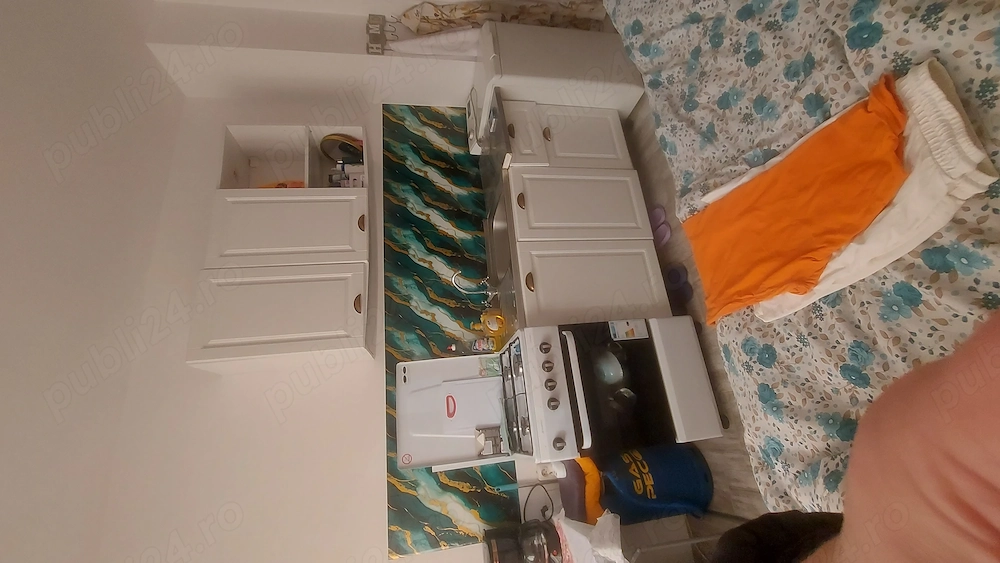 Vând urgent camera de camin