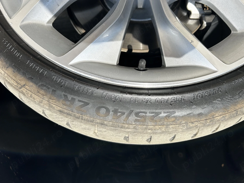 Cauciucuri vara Continental 225/40 ZR19 x4, stare buna, Bucuresti